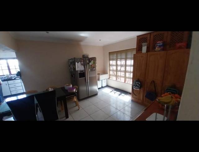 4 BEDROOM HOUSE FOR SALE IN KENSINGTON